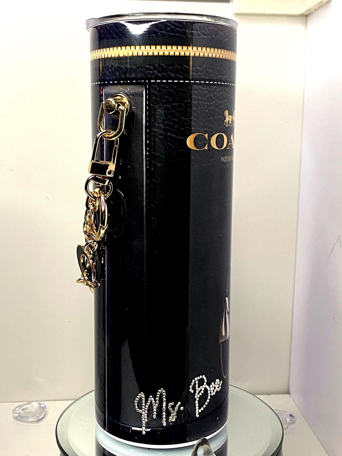 Luxury Fashion Tumbler – Betty Boop x COACH-Inspired Designer Cup w/ Detachable Link Chain