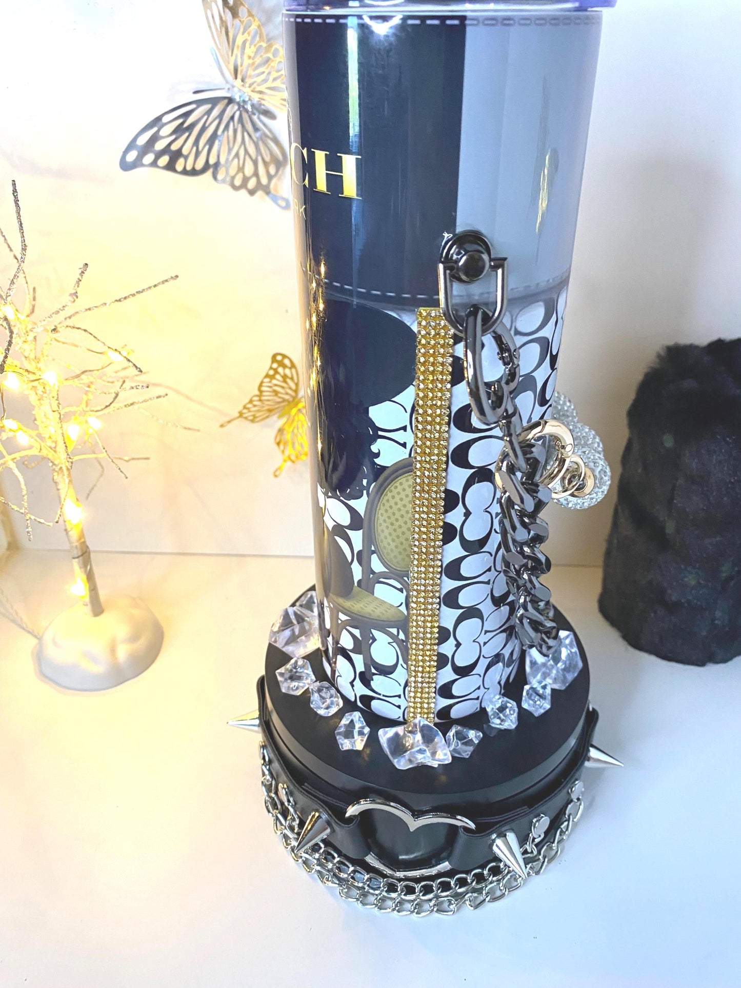 Fierce, flawless, and fabulous Vintage Betty Boop Coach Tumbler Purse
